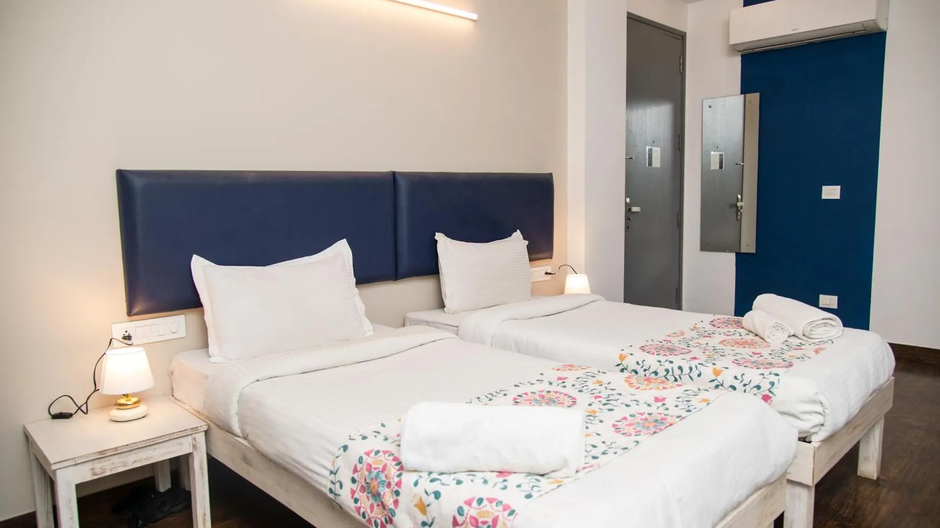 Vamsor Heights 30 Hotel Gurgaon