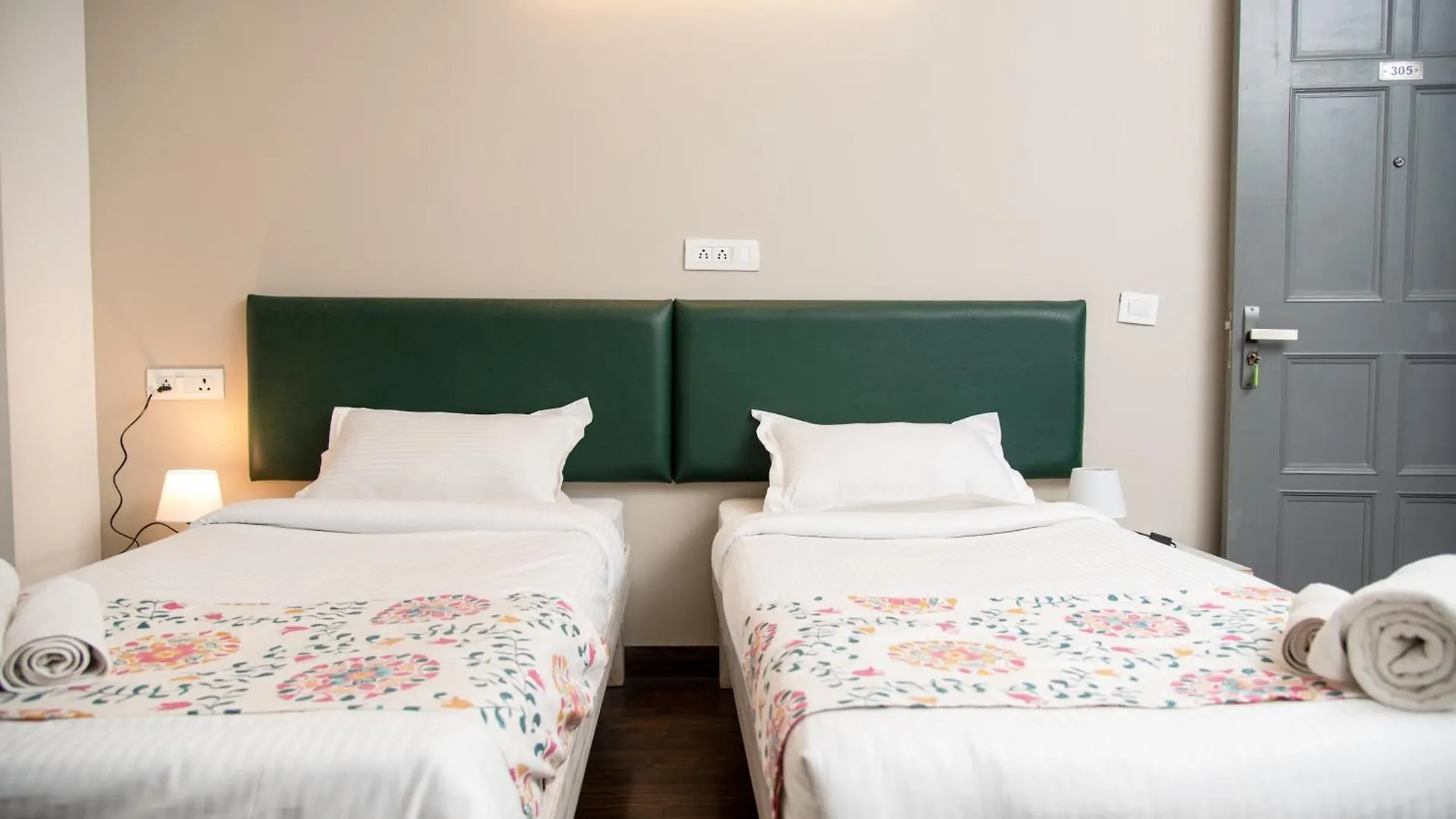 Vamsor Heights 30 Hotel Gurgaon India