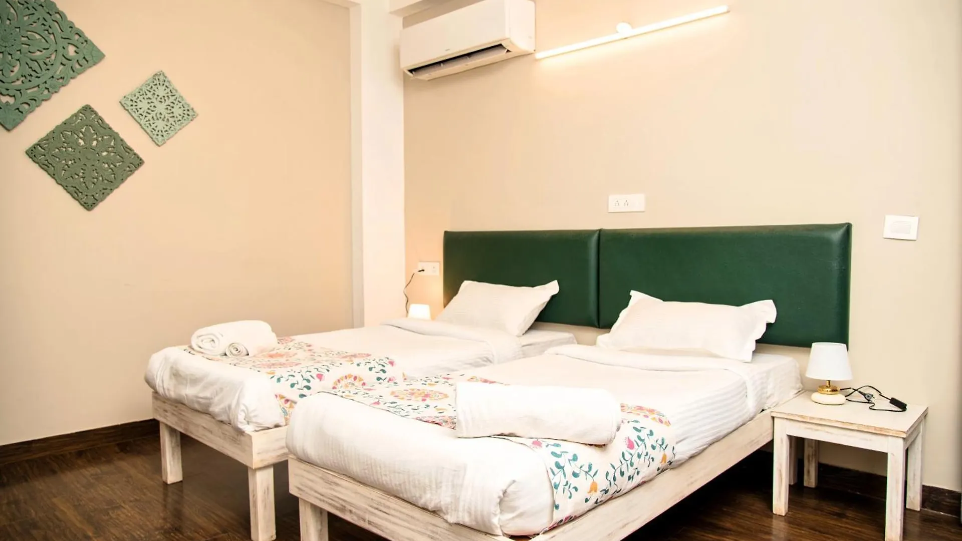Vamsor Heights 30 Hotel Gurgaon
